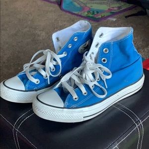 Men’s size 4 converse